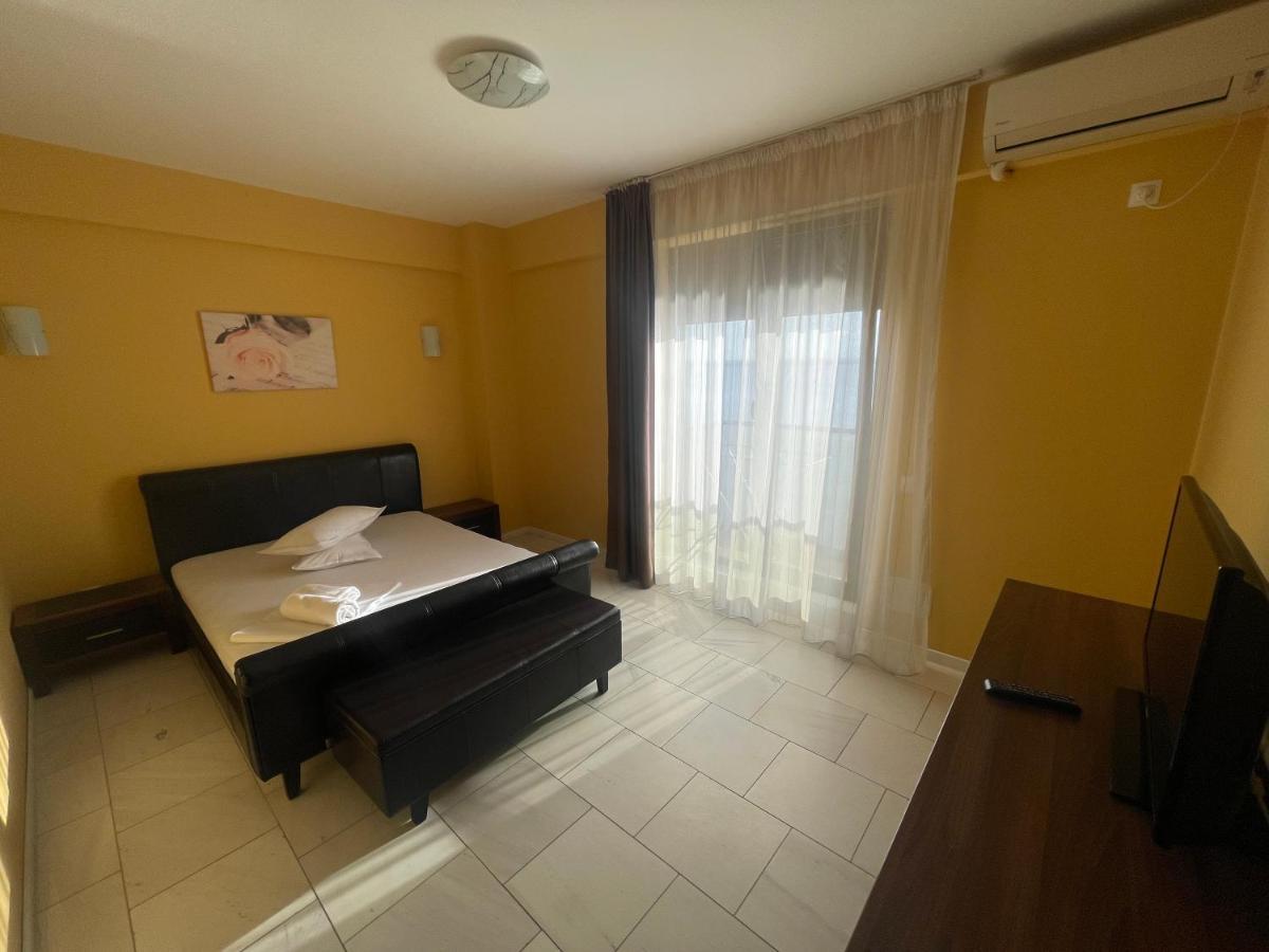 Sophia Lake View Suite Mamaia Exterior photo