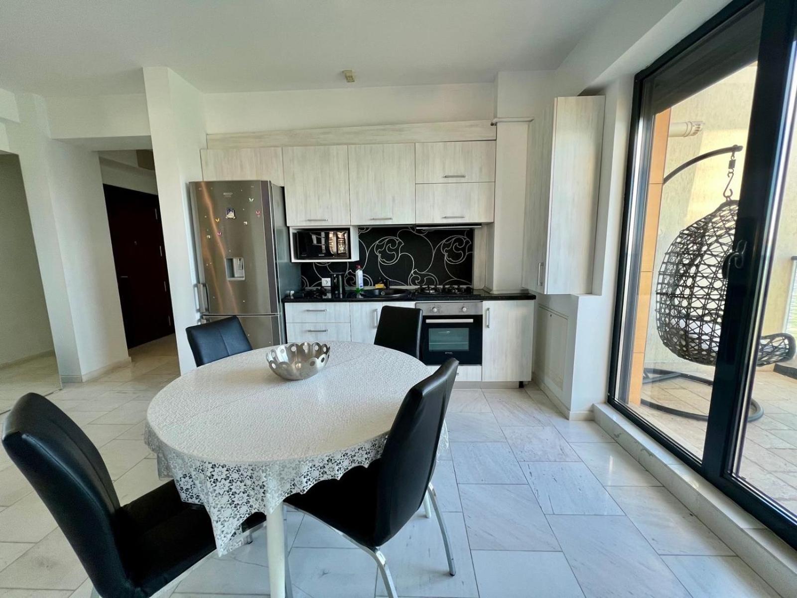 Sophia Lake View Suite Mamaia Exterior photo