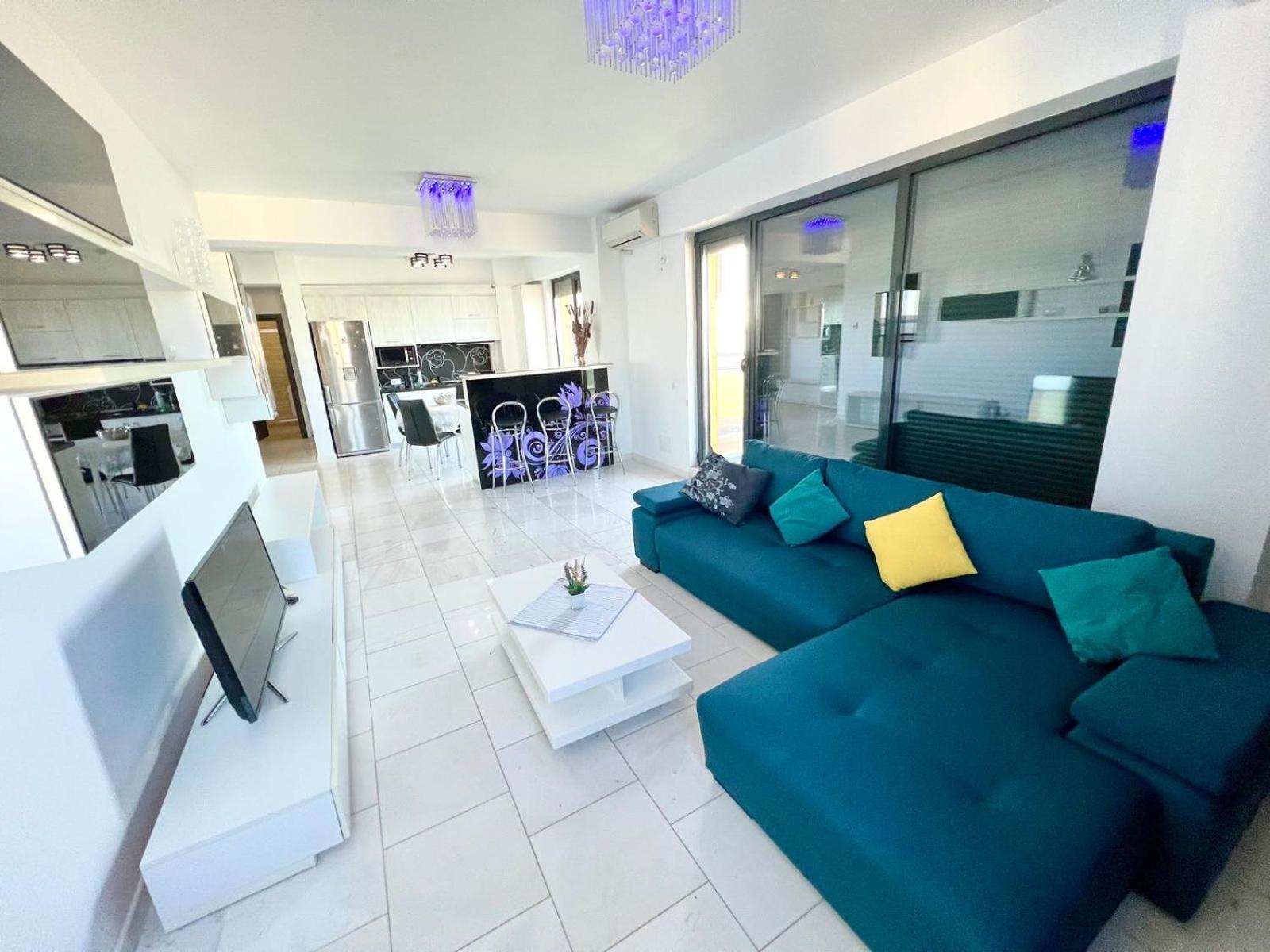 Sophia Lake View Suite Mamaia Exterior photo