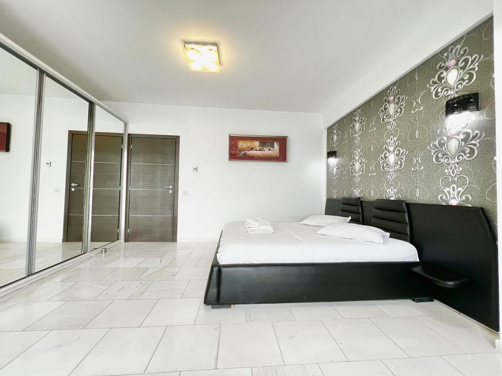 Sophia Lake View Suite Mamaia Exterior photo