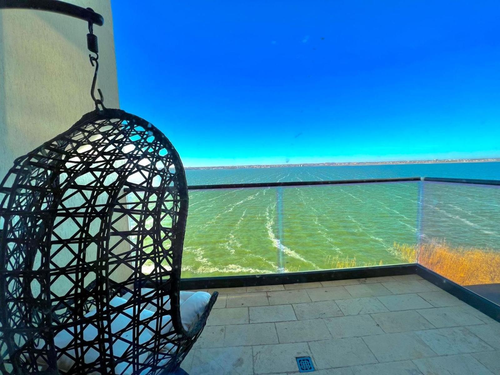 Sophia Lake View Suite Mamaia Exterior photo