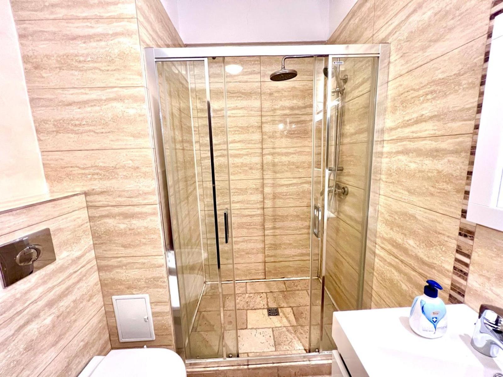Sophia Lake View Suite Mamaia Exterior photo